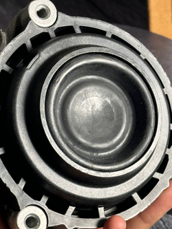 Опора двигателя R BMW 22117582318