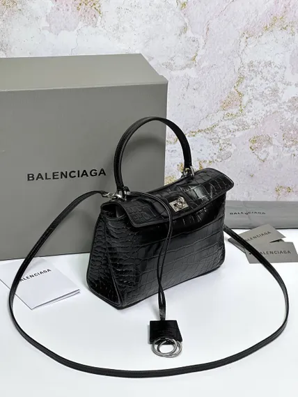 BALENCIAGA RODEO HANDBAG с крокодиловым тиснением, черная