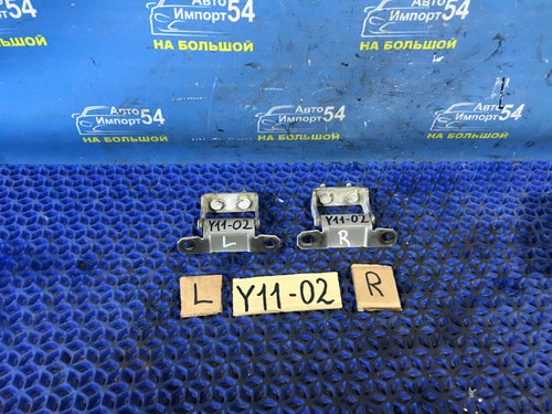 Петля багажника NISSAN AD 1999