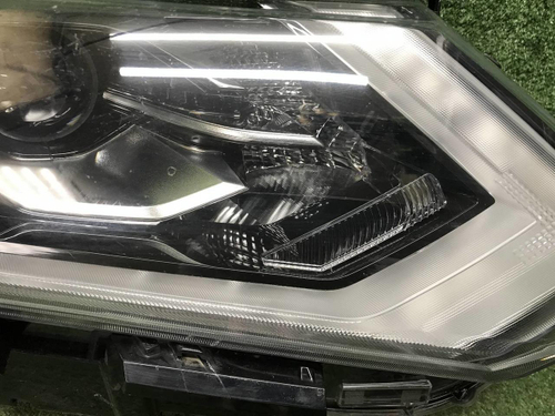 Фара правая Nissan X-Trail T32 (2017-2022) LED