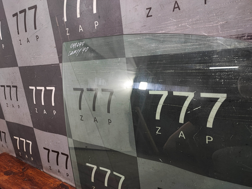 Стекло двери передней правой Toyota Camry (XV40) 06-11 Б/У Оригинал 6810133130