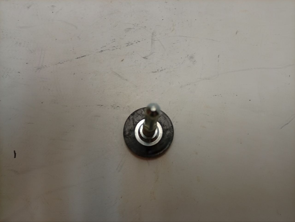 WFXI2840EU кт22 Опорная ножка задняя стиральной машины Bosch 00424730 б/у