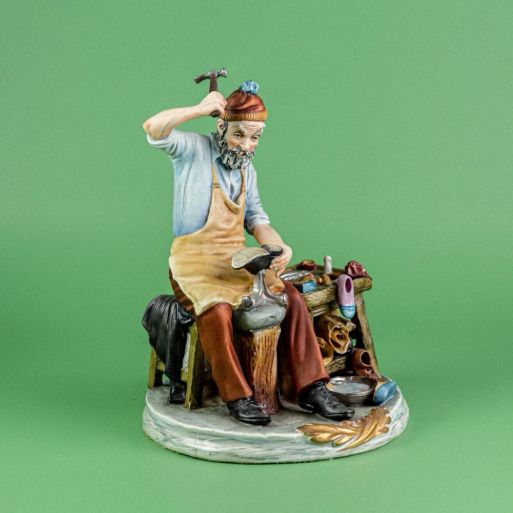 Фарфоровая мануфактура Capodimonte. «Сапожник»