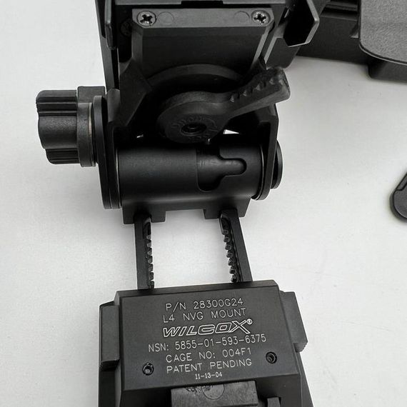 Регулируемый кронштейн для установки ПНВ,бинокуляров, экшн-камер GO-PRO