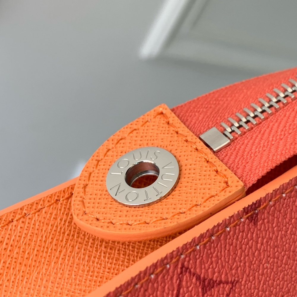 Louis Vuitton Pochette Voyage MM