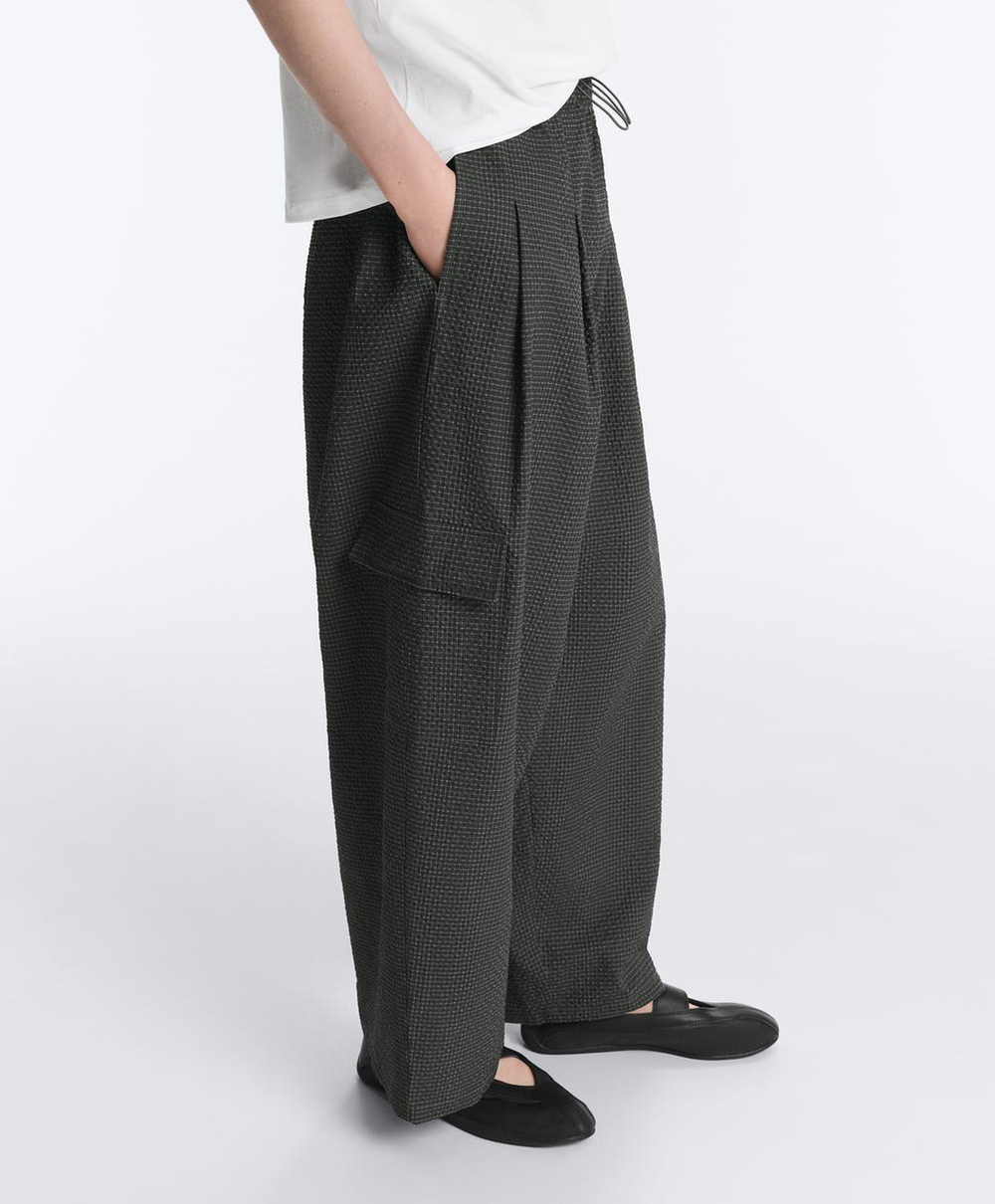 Oysho Длинные брюки-карго из водоотталкивающего нейлона в клетку, черный