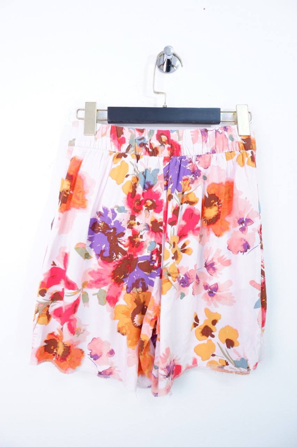 Шорты H&M тонкие и классной расцветки, маркировка 36, визуально на 42 размер