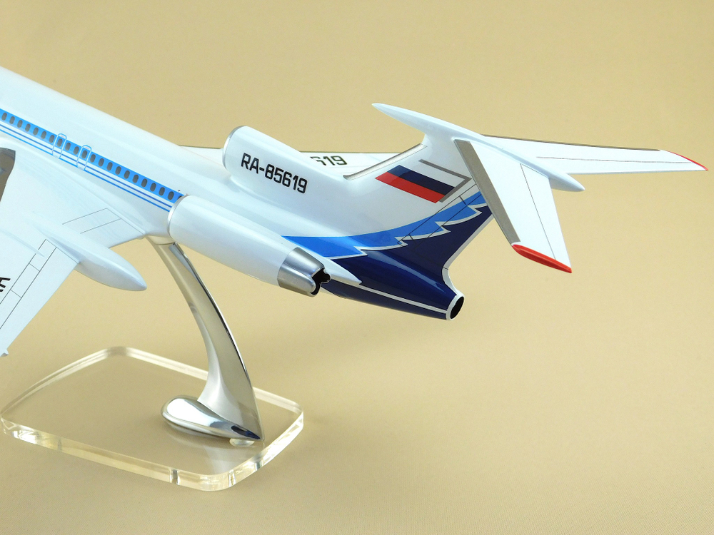 Модель самолета Ту-154М (М1:100, Сибирь, RA-85619, Юлия Фомина)