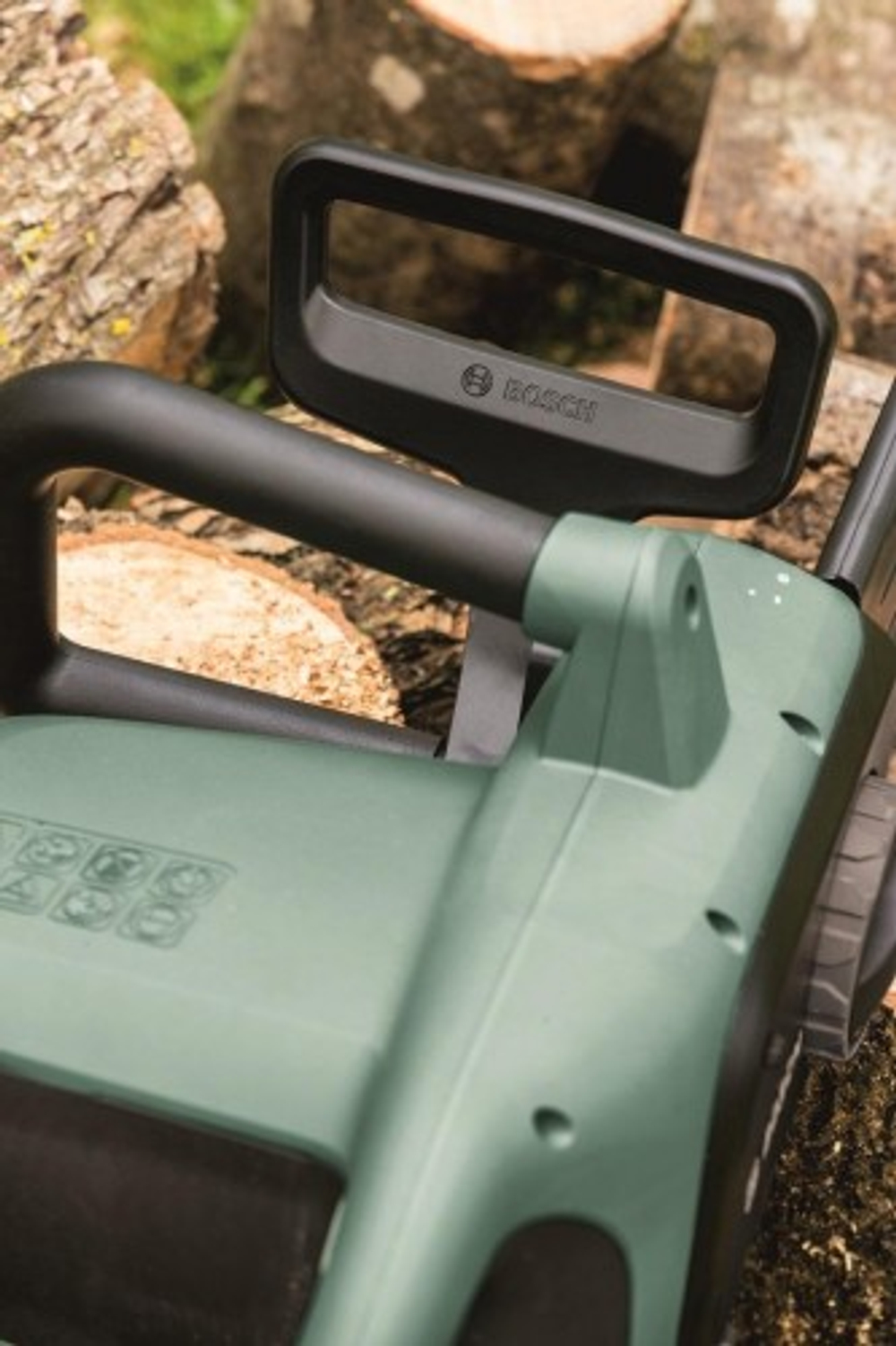 Электропила цепная BOSCH UniversalChain 40 06008B8400