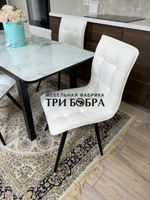 Стеклянный раздвижной стол "Итальянский мрамор" и стулья "ГУЧИ" белый