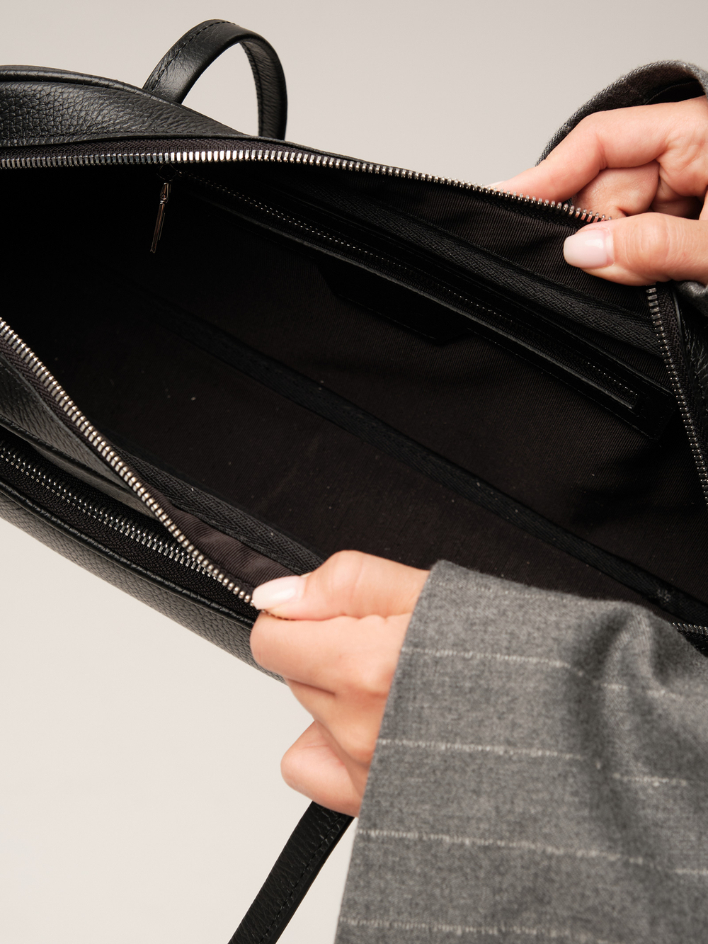 Женская кожаная сумка DBR 31186 черный