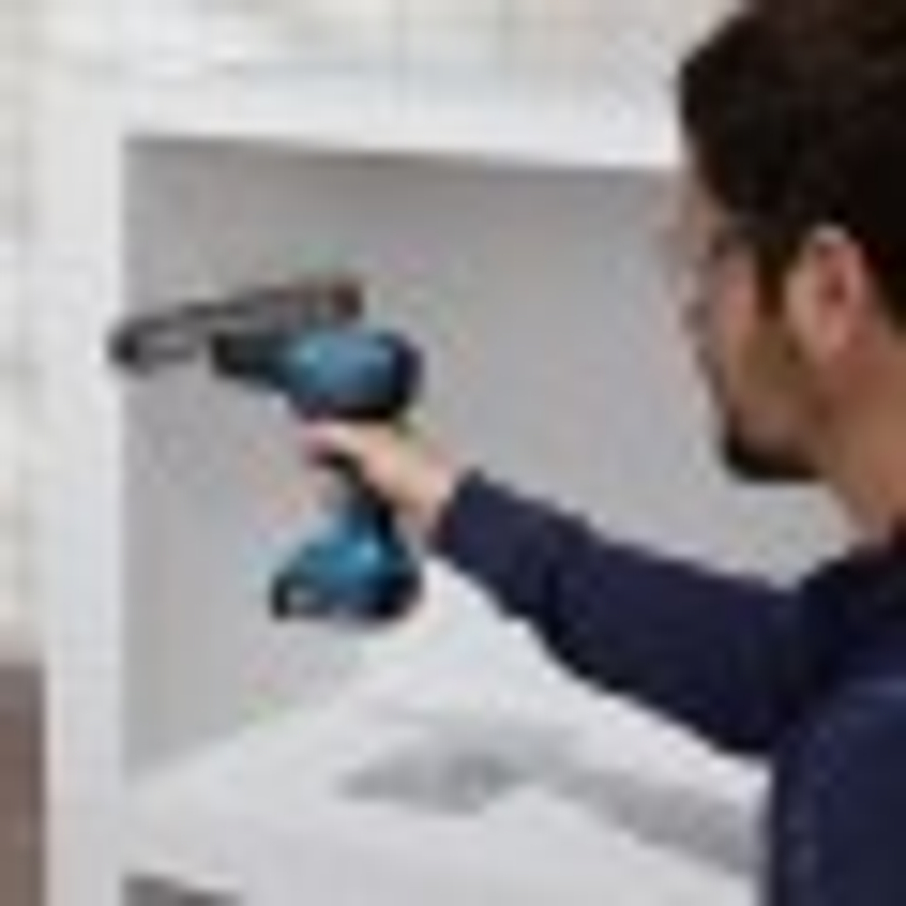 Дрель-шуруповерт аккумуляторная BOSCH GSR 185-LI 06019K3000 2х2,0 Ач