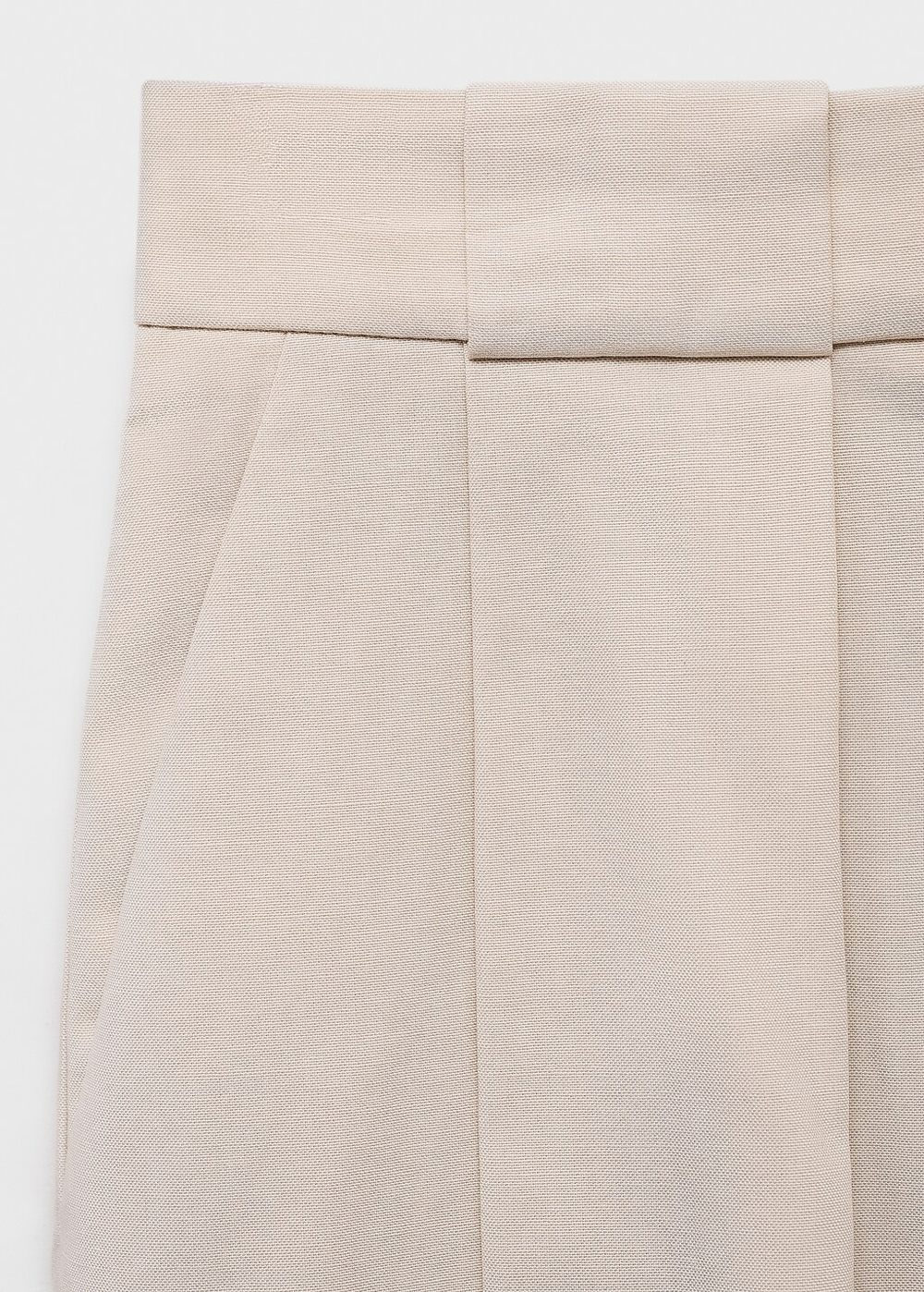 Костюмные шорты с защипами