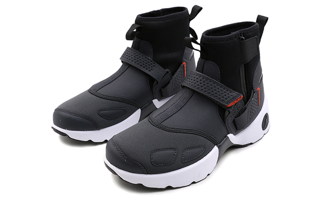 Кроссовки Jordan Trunner Lx High
