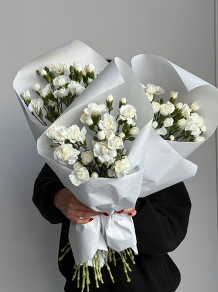 Охапка кустовых диантусов в белом оттенке 10 шт