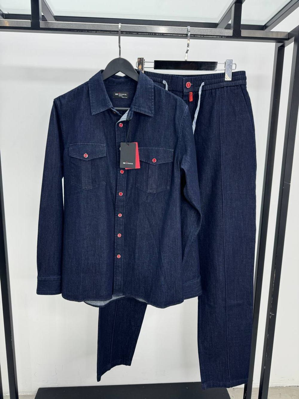 Джинсовый костюм Kiton