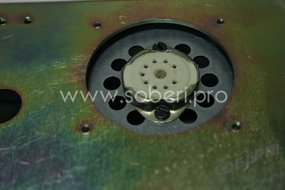 как установить ламповую 9-штырьковую панельку в корпус