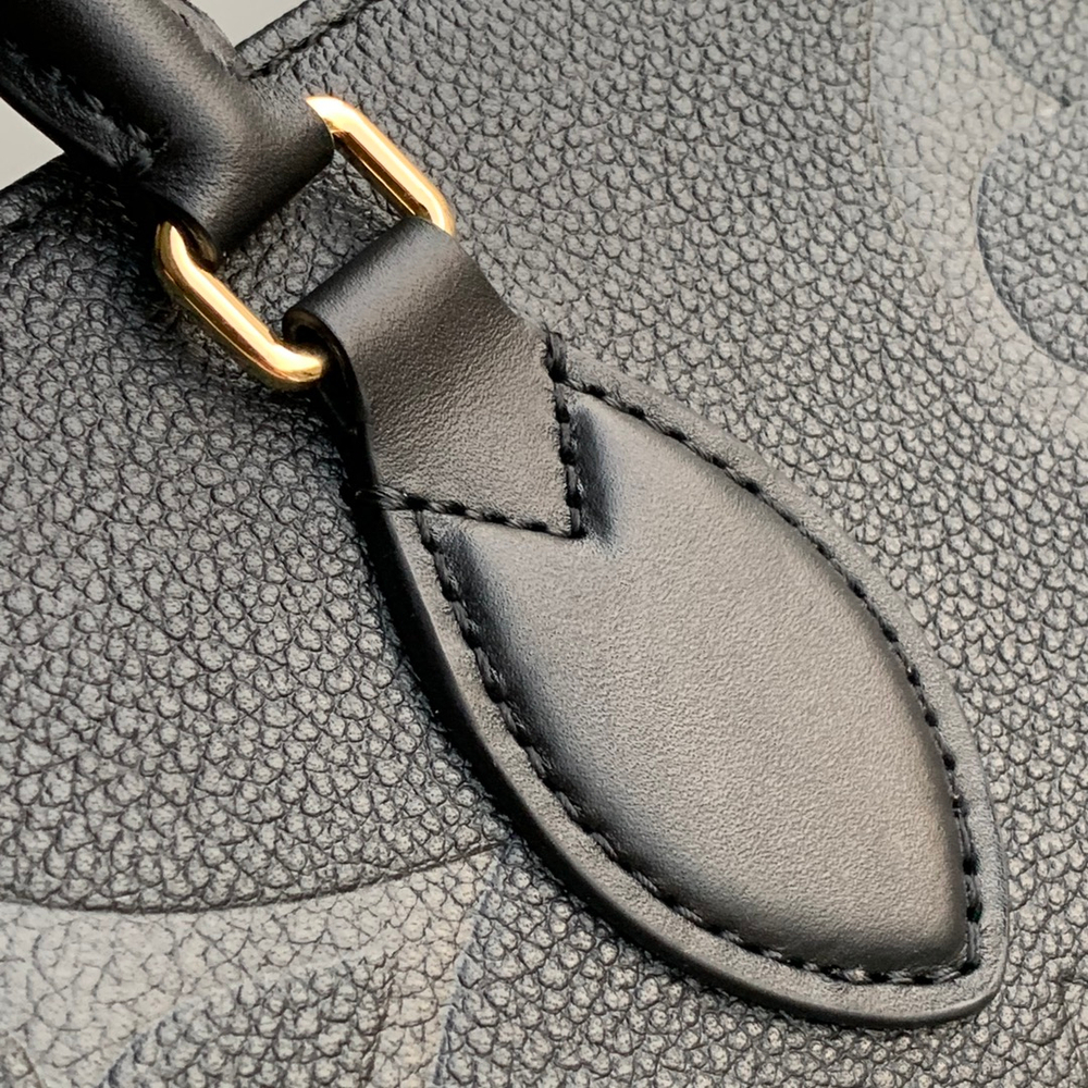 Louis Vuitton OnTheGo GM