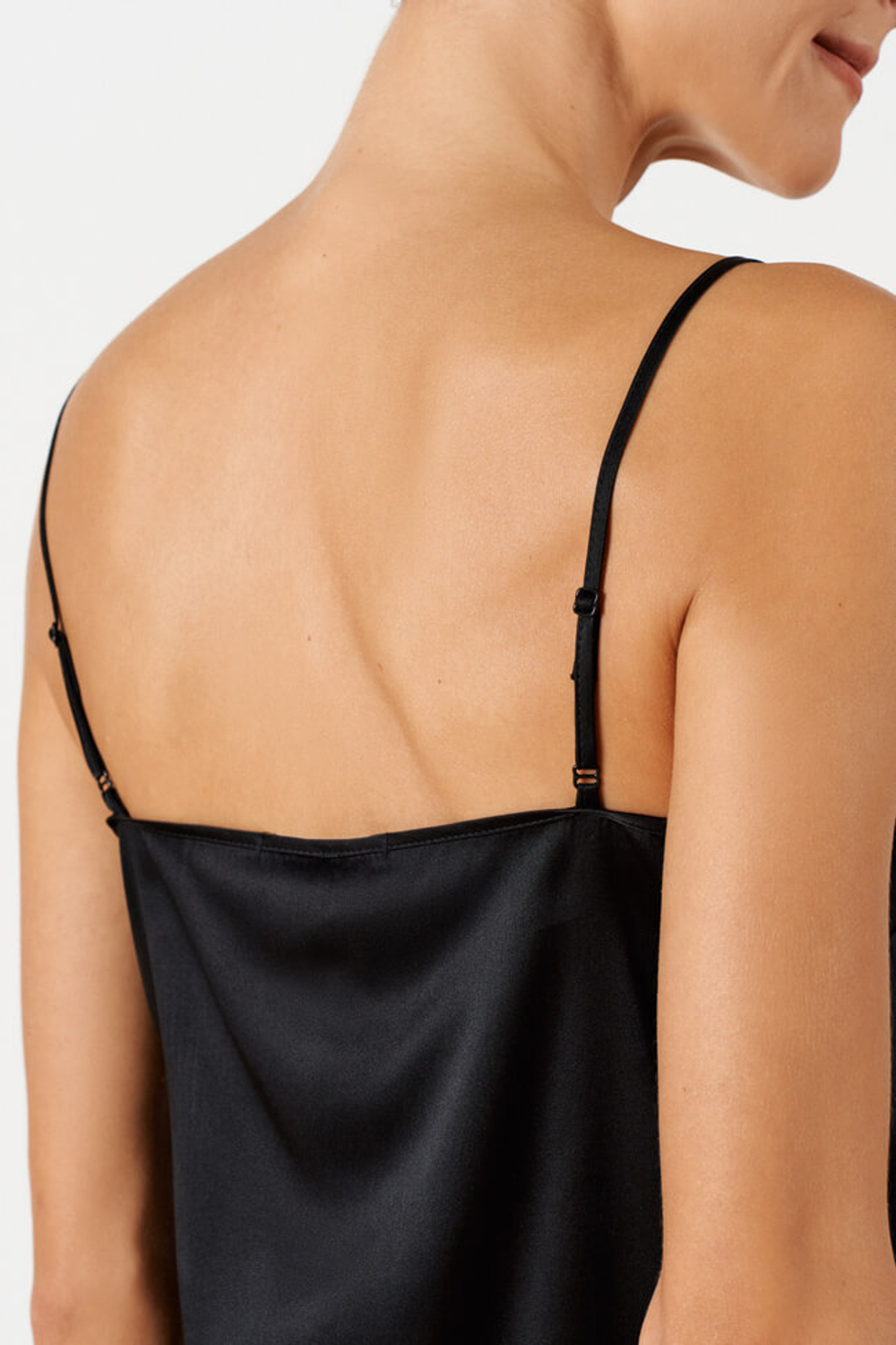 23222 Топ женский (черный)