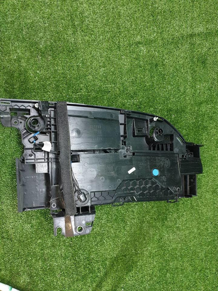 Фонарь правый Land-Rover Defender 2 L663 (2019-н.в.)