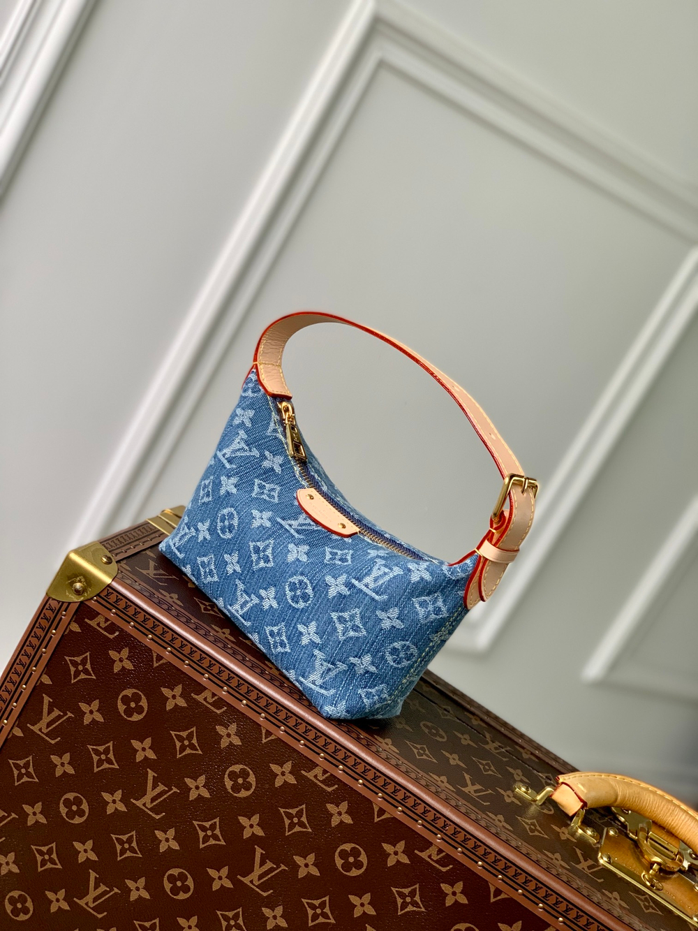 Louis Vuitton Hills Pochette