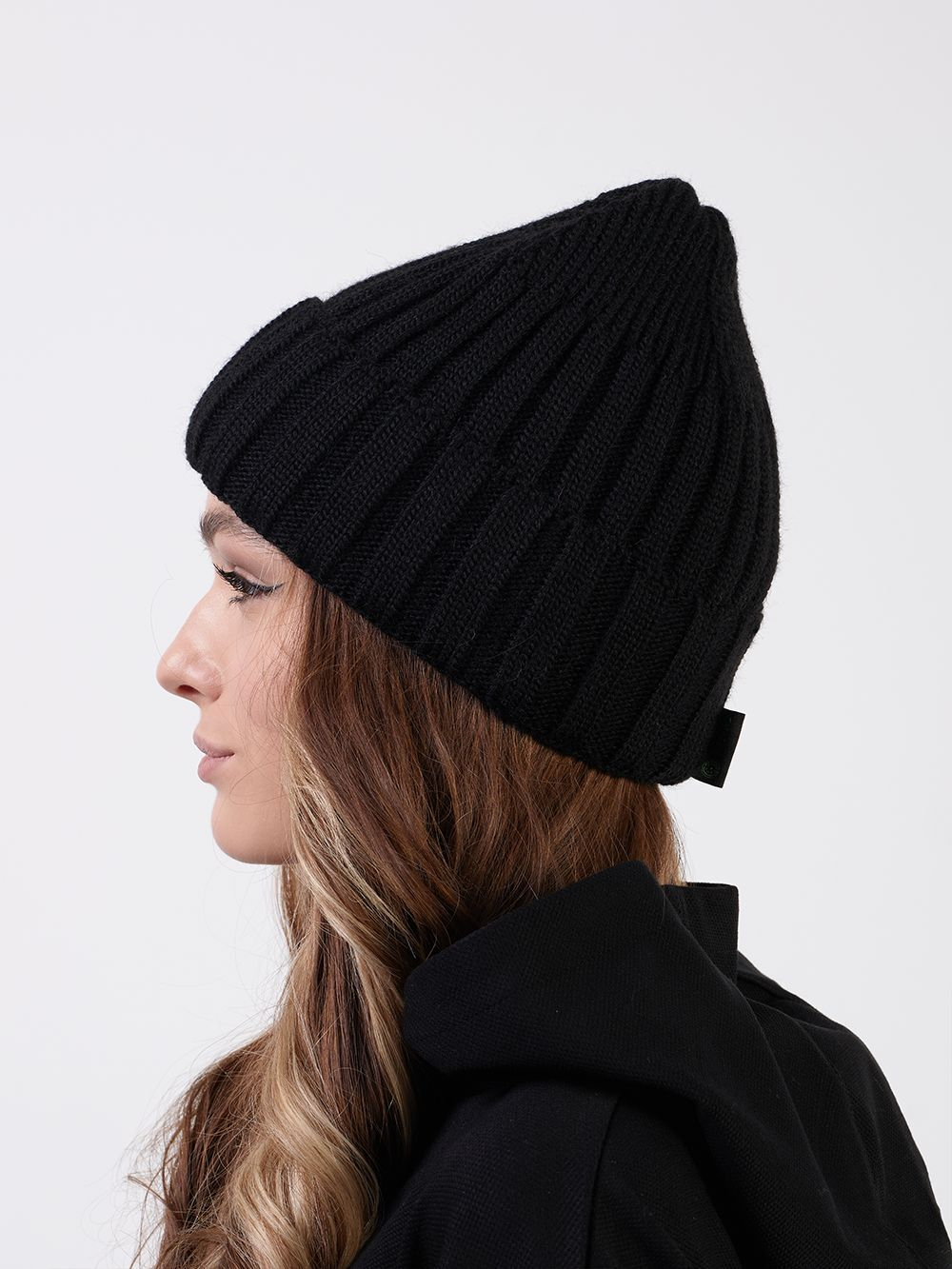 Женская зимняя шапка с отворотом Prival Classic-1, чёрная