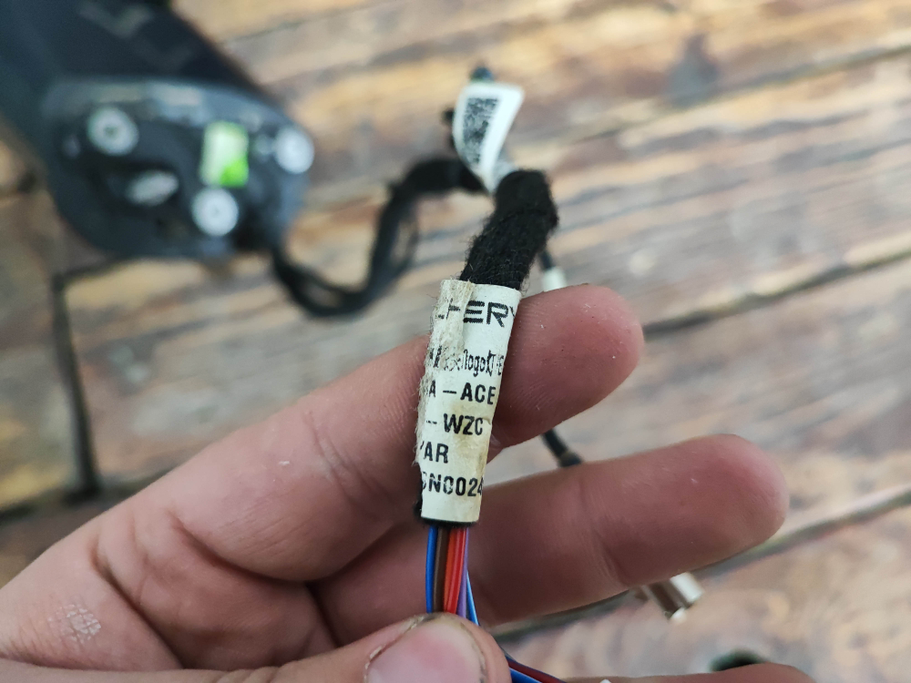 Зеркало левое 12 + 1 Pin (контактов) Omoda C5 22-нв Б/У Оригинал 601000430AABCE