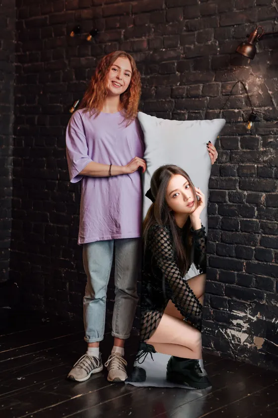 Дакимакура Джису