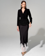 Приталенный жакет из итальянского крепа с вышивкой ручной работы