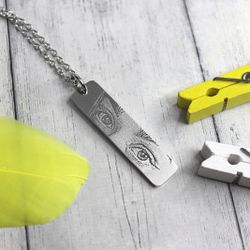 Стальная подвеска с гравировкой фотографии глаз