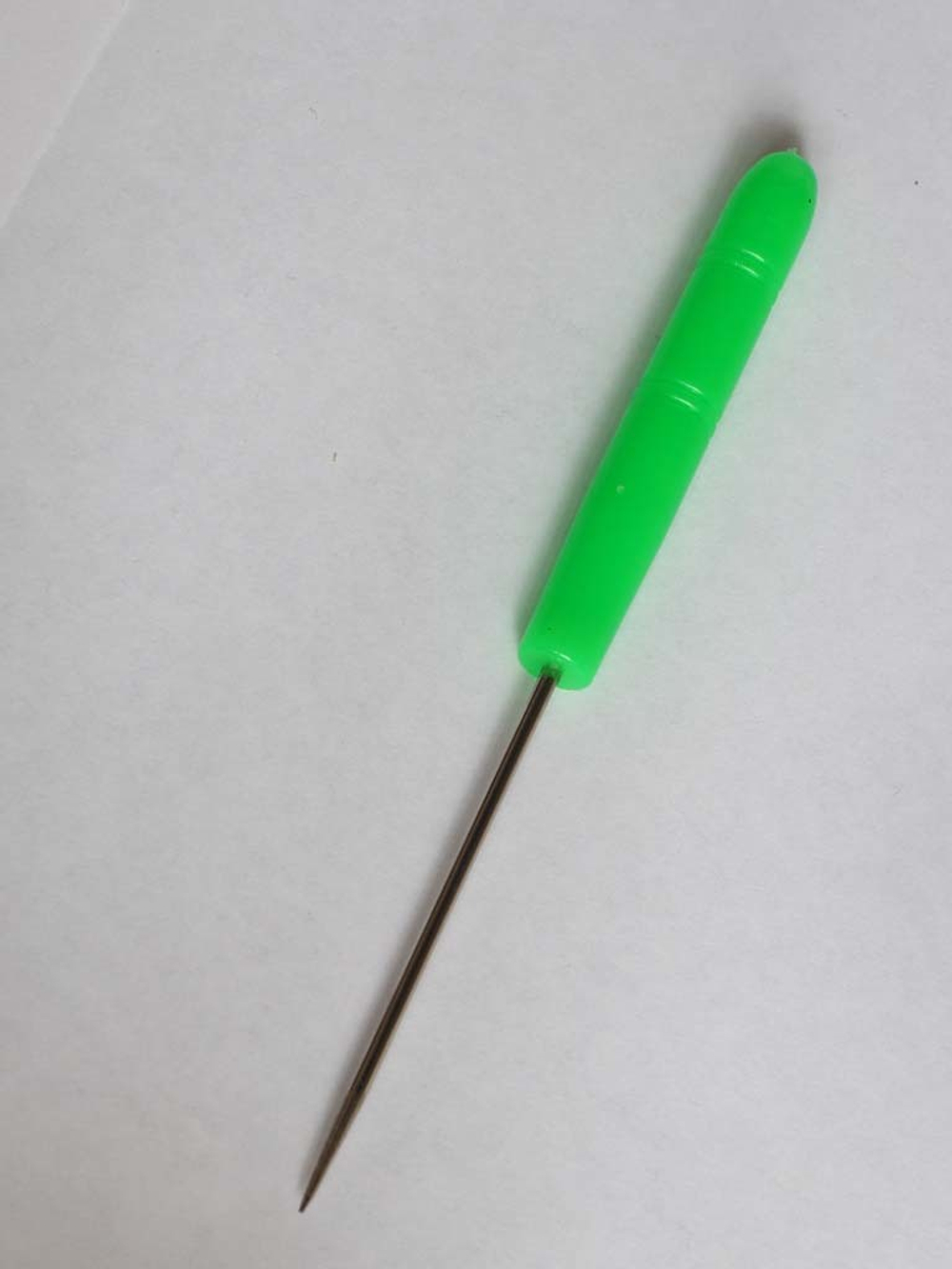Шило с пластиковой ручкой