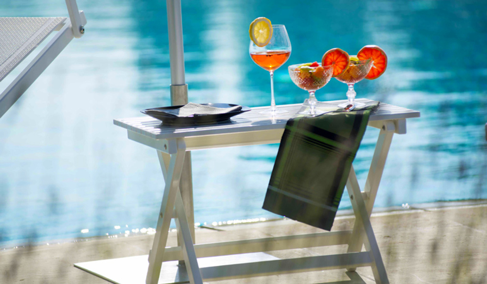 Столик металлический складной кофейный Magnani Small Table, серебристый