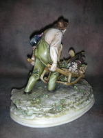 Статуэтка. Фарфор. Селянин с козами. Capodimonte. Италия