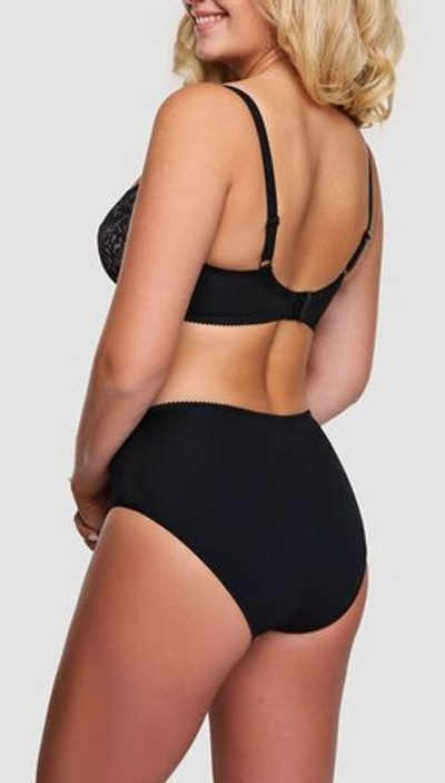 Классические трусики-слипы с кружевом по бокам (Размер: 50) (Цвет: черный с бежевым)