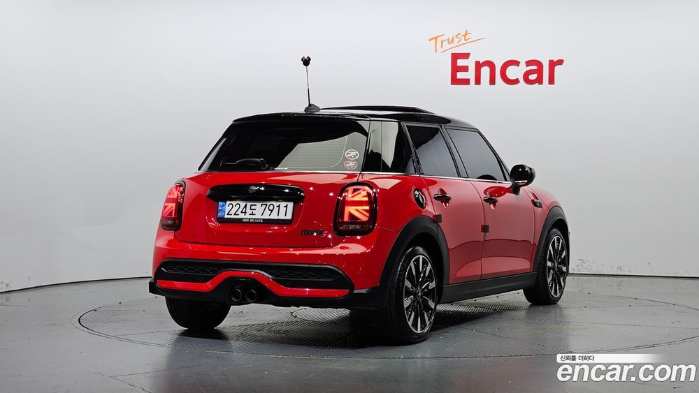 Mini Cooper S 5 даерей Classic (08.2021)
