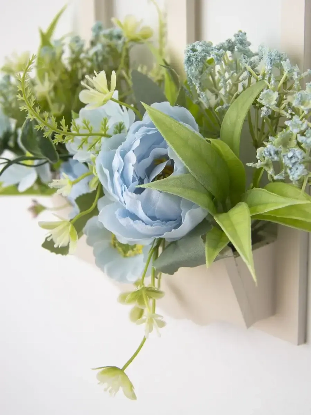 Панно на стену для интерьера "Окно с цветами"