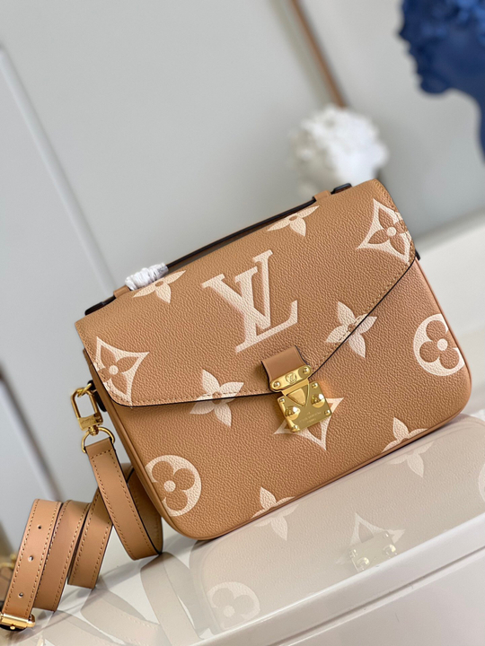 Louis Vuitton Pochette Metis