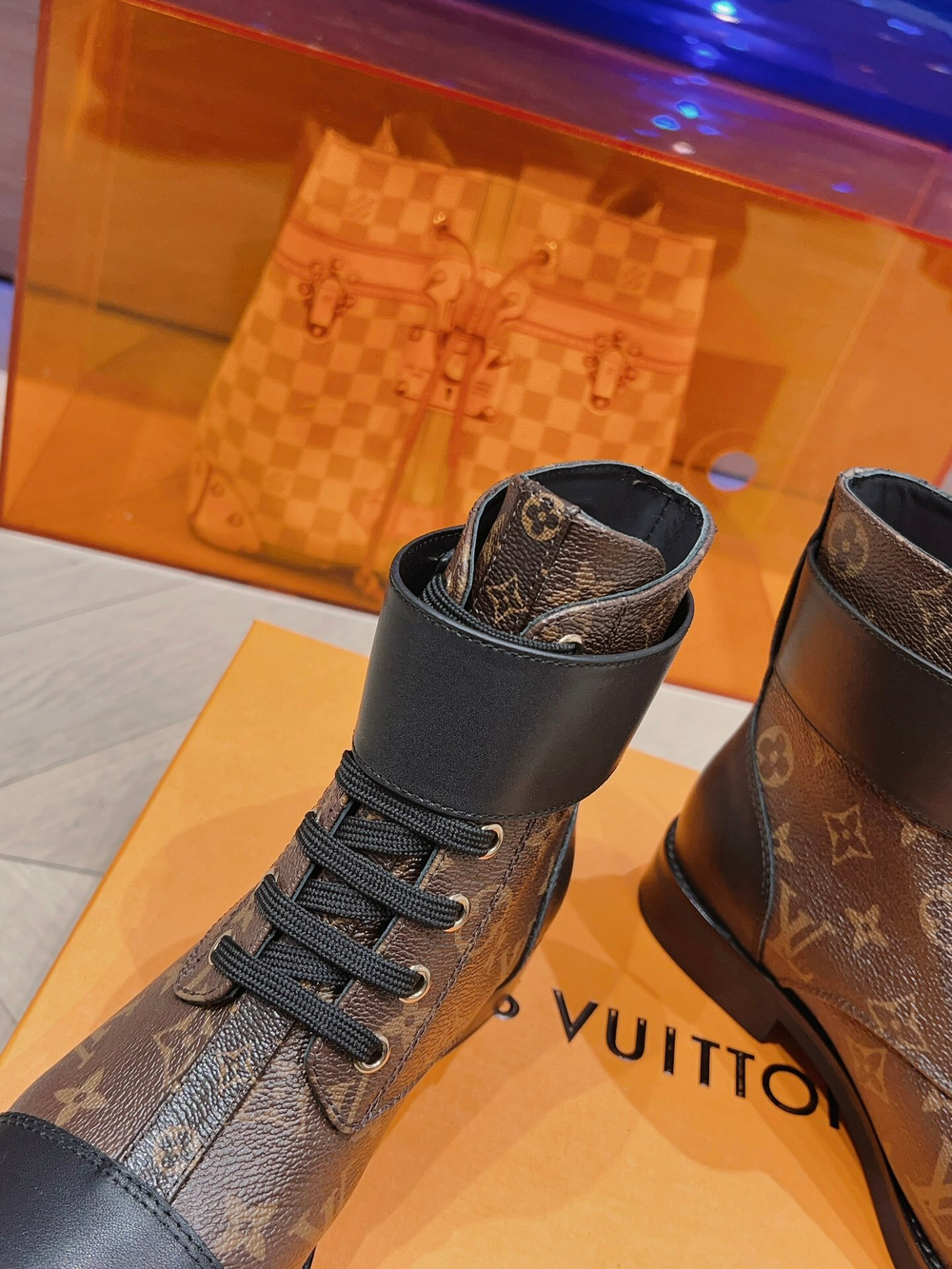 Louis Vuitton Wonderland Flat Rangers