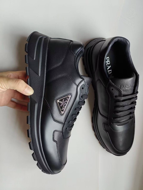 Кроссовки Prada