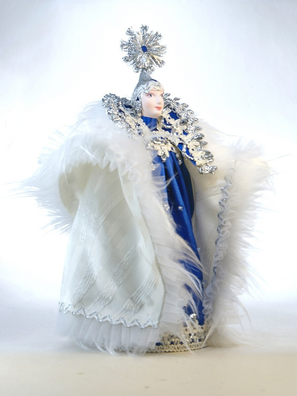 Кукла сказочная фарфоровая Снежная королева Х. К. Андерсена