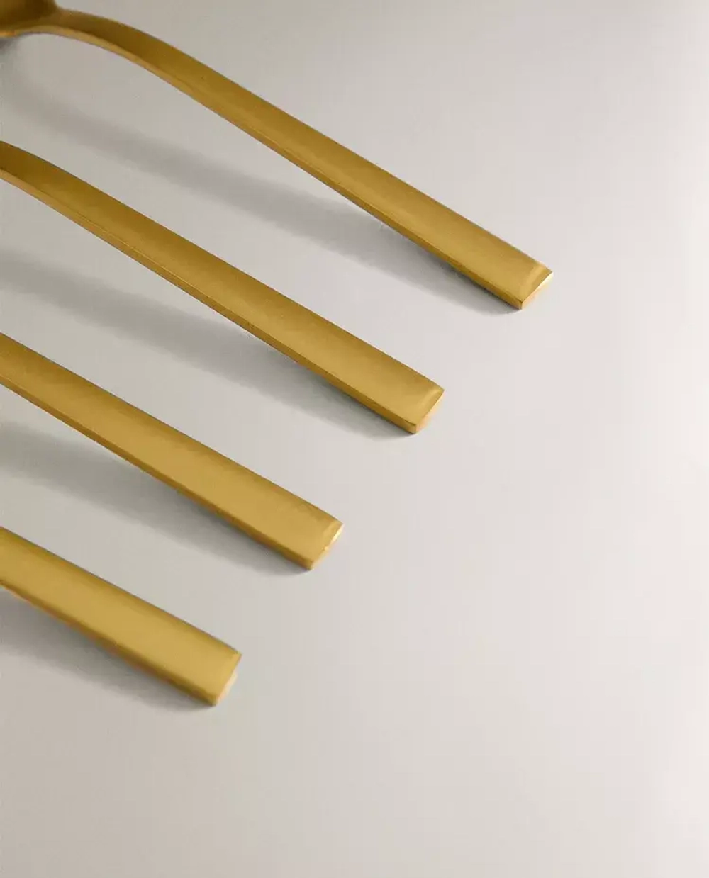 ZARA HOME НАБОР ДЕСЕРТНЫХ ЛОЖЕК ИЗ ЗОЛОТОЙ СТАЛИ ( 4 ПРЕДМЕТА), ЗОЛОТОЙ