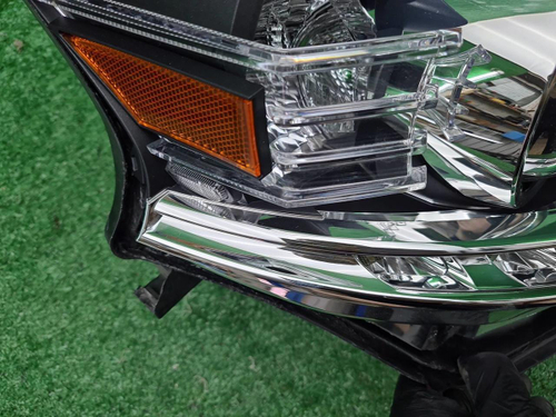 Битая Фара правая Lexus RX 3 AL10 (12-15) ксенон