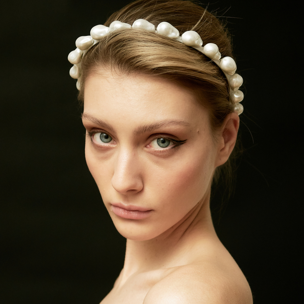 Ободок тонкий с жемчугом борокко