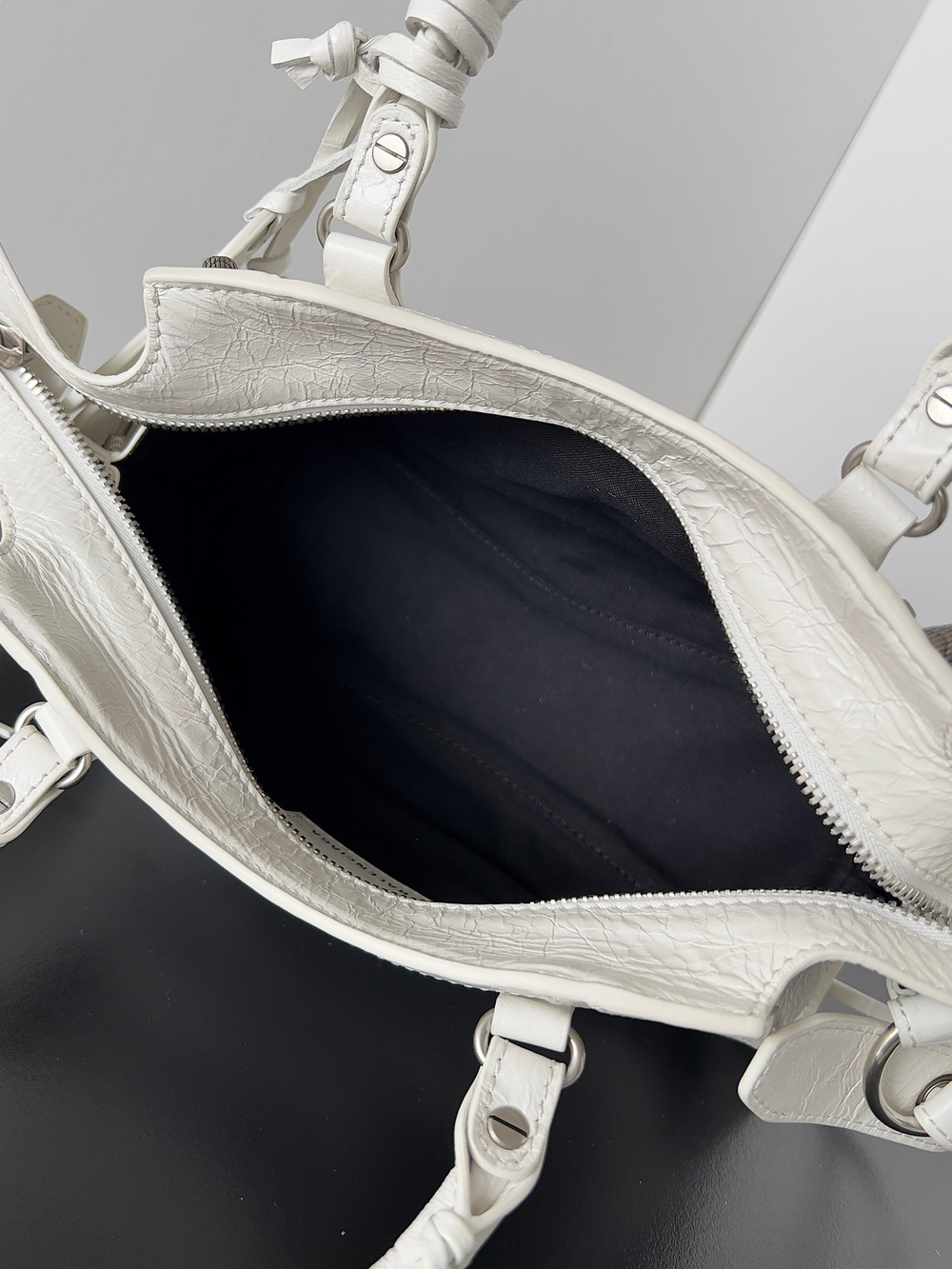 Balenciaga Neo Cagole City Small Bag 26 cm