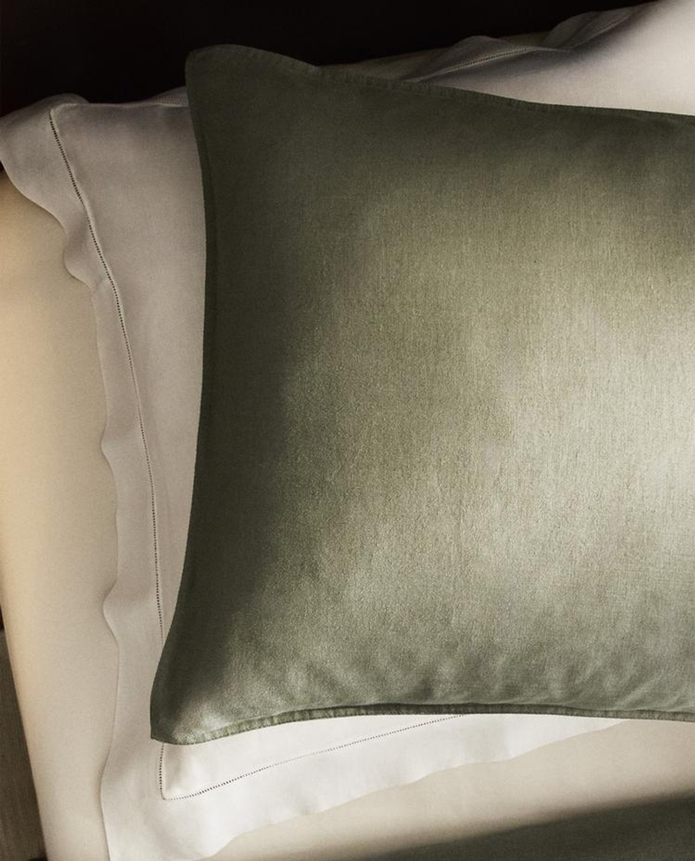 ZARA HOME ОДНОТОННАЯ НАВОЛОЧКА, ЗЕЛЕНЫЙ