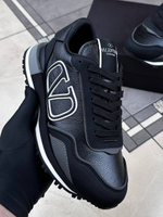 Кроссовки Valentino