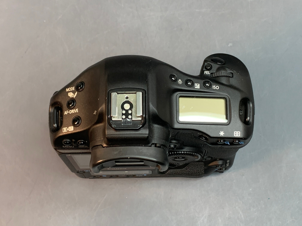 Canon EOS 1Ds Mark III 2.532 кадров