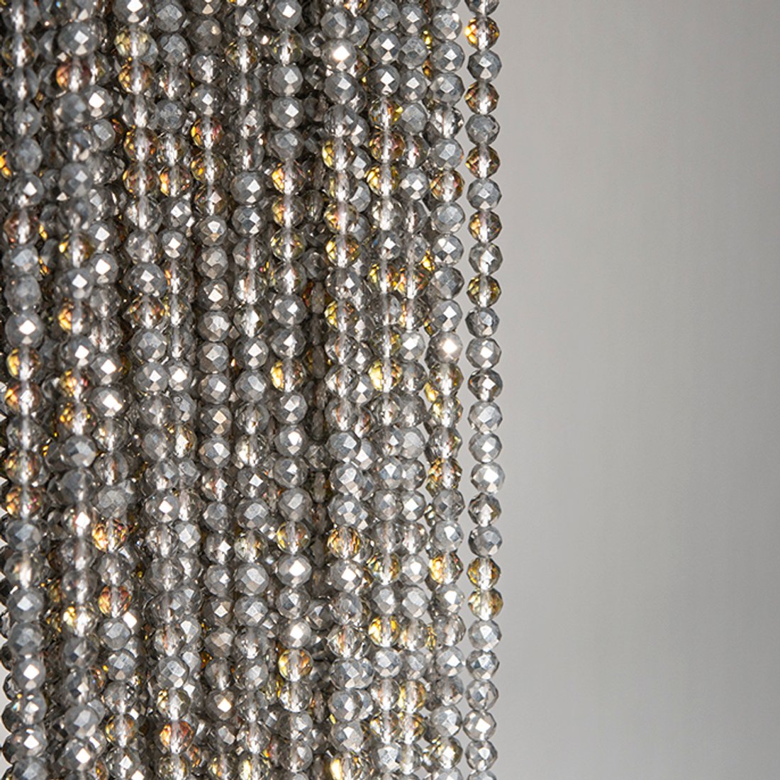 Серебристая шпинель синтетическая с эффектом нанесения потали, 3мм, шар, микроогранка