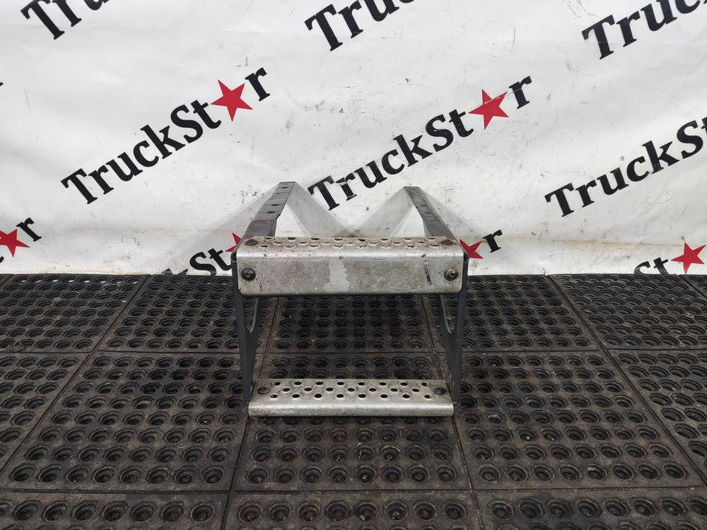 Подножка за кабиной 2017г