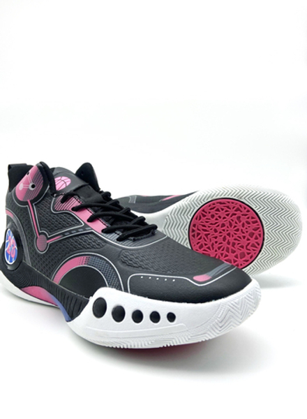 Баскетбольные кроссовки black and pink